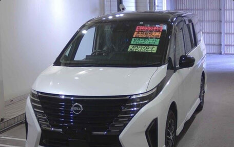 Nissan Serena, 2023 год, 2 250 000 рублей, 2 фотография