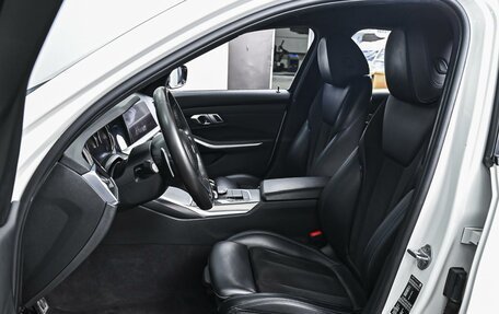 BMW 3 серия, 2019 год, 3 390 000 рублей, 13 фотография