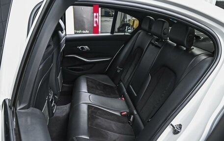 BMW 3 серия, 2019 год, 3 390 000 рублей, 12 фотография