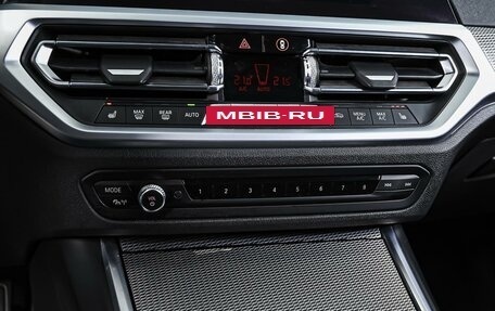 BMW 3 серия, 2019 год, 3 390 000 рублей, 19 фотография