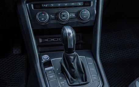 Volkswagen Tiguan II, 2020 год, 2 319 000 рублей, 17 фотография