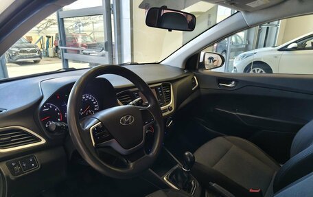 Hyundai Solaris II рестайлинг, 2017 год, 990 000 рублей, 7 фотография
