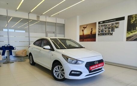Hyundai Solaris II рестайлинг, 2017 год, 990 000 рублей, 3 фотография