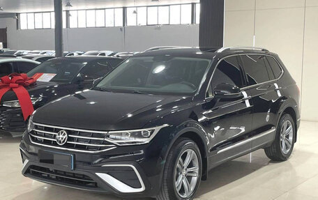 Volkswagen Tiguan II, 2023 год, 1 940 123 рублей, 4 фотография