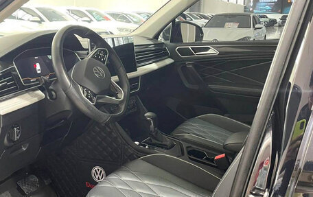 Volkswagen Tiguan II, 2023 год, 1 940 123 рублей, 5 фотография