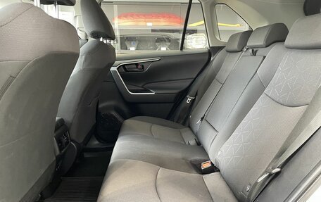 Toyota RAV4, 2020 год, 2 900 000 рублей, 9 фотография