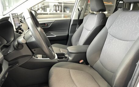 Toyota RAV4, 2020 год, 2 900 000 рублей, 8 фотография
