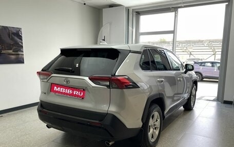 Toyota RAV4, 2020 год, 2 900 000 рублей, 4 фотография