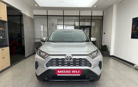 Toyota RAV4, 2020 год, 2 900 000 рублей, 2 фотография