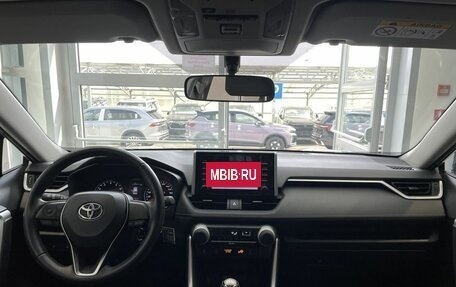 Toyota RAV4, 2020 год, 2 900 000 рублей, 10 фотография