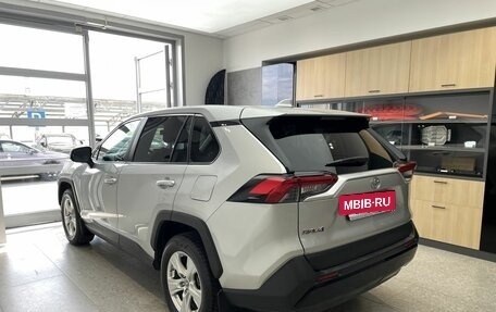 Toyota RAV4, 2020 год, 2 900 000 рублей, 6 фотография