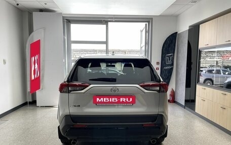 Toyota RAV4, 2020 год, 2 900 000 рублей, 5 фотография