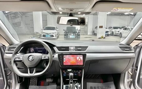 Skoda Superb III рестайлинг, 2022 год, 2 130 000 рублей, 12 фотография