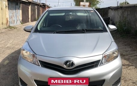 Toyota Vitz, 2012 год, 795 000 рублей, 2 фотография