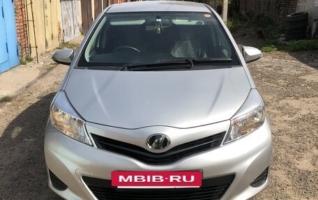 Toyota Vitz, 2012 год, 795 000 рублей, 3 фотография