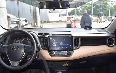 Toyota RAV4, 2019 год, 2 050 000 рублей, 2 фотография