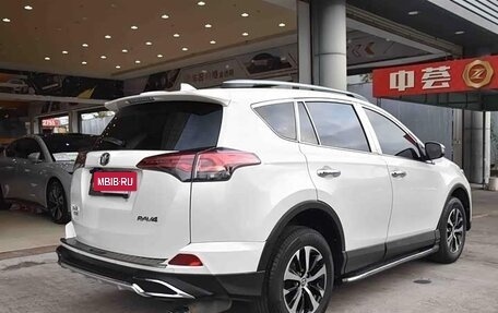 Toyota RAV4, 2019 год, 2 050 000 рублей, 3 фотография