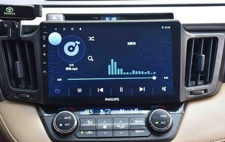 Toyota RAV4, 2019 год, 2 050 000 рублей, 12 фотография