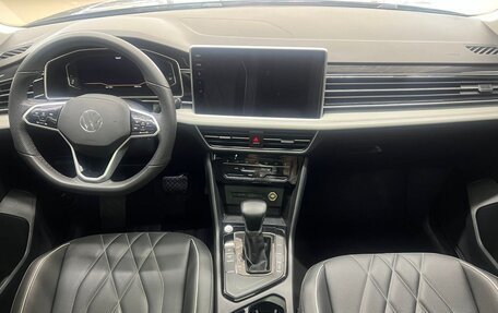 Volkswagen Tiguan II, 2023 год, 2 300 000 рублей, 5 фотография