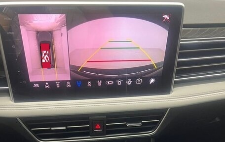 Volkswagen Tiguan II, 2023 год, 2 300 000 рублей, 6 фотография