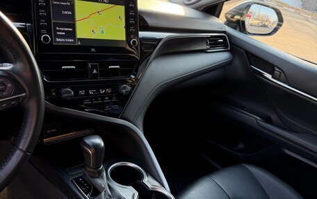 Toyota Camry, 2021 год, 3 750 000 рублей, 12 фотография