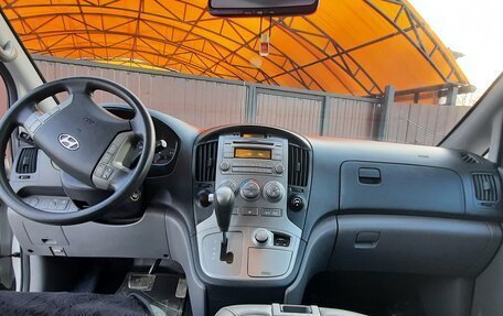 Hyundai Grand Starex Grand Starex I рестайлинг 2, 2014 год, 2 280 000 рублей, 11 фотография