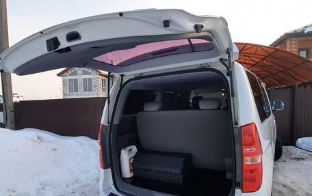 Hyundai Grand Starex Grand Starex I рестайлинг 2, 2014 год, 2 280 000 рублей, 18 фотография
