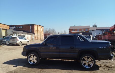 Chevrolet Avalanche I, 2004 год, 888 000 рублей, 2 фотография