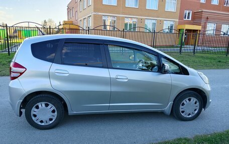 Honda Fit III, 2010 год, 857 000 рублей, 8 фотография
