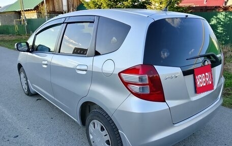 Honda Fit III, 2010 год, 857 000 рублей, 5 фотография