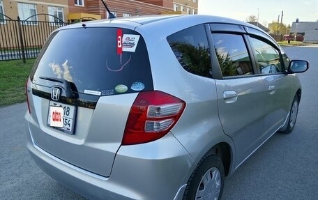 Honda Fit III, 2010 год, 857 000 рублей, 6 фотография
