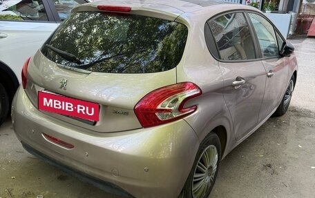 Peugeot 208 II, 2013 год, 620 000 рублей, 2 фотография