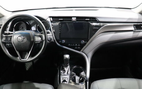 Toyota Camry, 2019 год, 2 230 000 рублей, 14 фотография