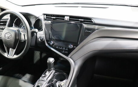 Toyota Camry, 2019 год, 2 230 000 рублей, 15 фотография