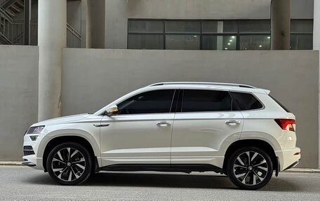 Skoda Karoq I, 2022 год, 1 960 000 рублей, 6 фотография