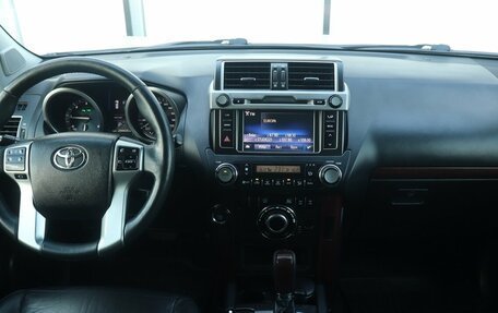 Toyota Land Cruiser Prado 150 рестайлинг 2, 2015 год, 2 800 000 рублей, 13 фотография