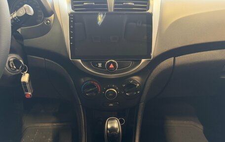 Hyundai Solaris II рестайлинг, 2016 год, 930 000 рублей, 12 фотография