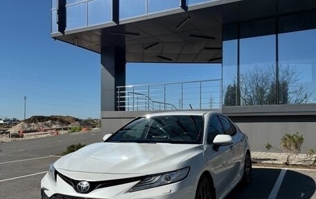 Toyota Camry, 2021 год, 3 490 000 рублей, 1 фотография