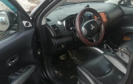 Mitsubishi Outlander III рестайлинг 3, 2008 год, 850 000 рублей, 8 фотография
