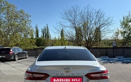 Toyota Camry, 2021 год, 3 490 000 рублей, 6 фотография