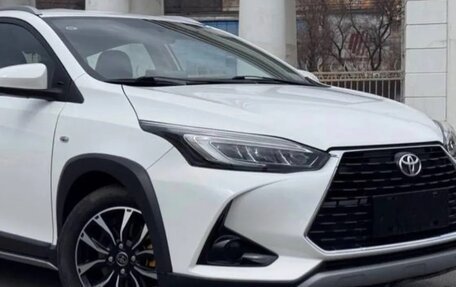 Toyota Yaris XP150 рестайлинг, 2022 год, 1 430 000 рублей, 2 фотография