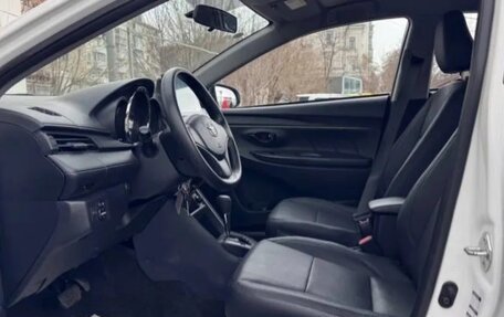Toyota Yaris XP150 рестайлинг, 2022 год, 1 430 000 рублей, 7 фотография