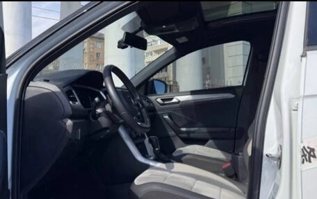 Volkswagen T-Roc I, 2022 год, 2 190 000 рублей, 7 фотография