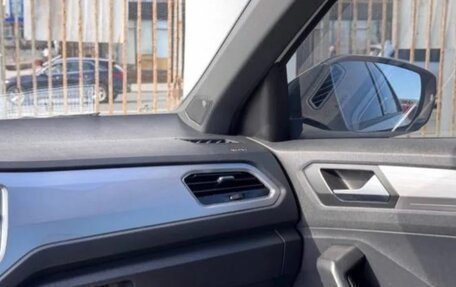 Volkswagen T-Roc I, 2022 год, 2 190 000 рублей, 14 фотография