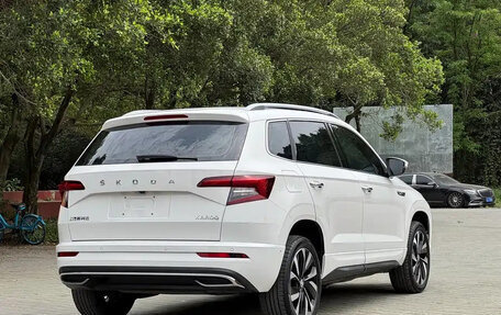 Skoda Karoq I, 2022 год, 1 855 000 рублей, 5 фотография