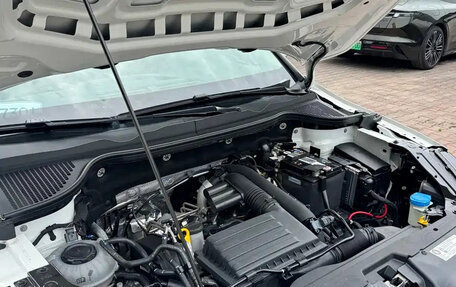 Skoda Karoq I, 2022 год, 1 855 000 рублей, 8 фотография