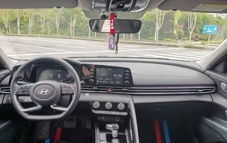 Hyundai Elantra, 2023 год, 1 511 580 рублей, 10 фотография
