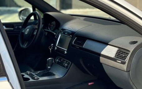 Volkswagen Touareg III, 2012 год, 2 059 000 рублей, 21 фотография