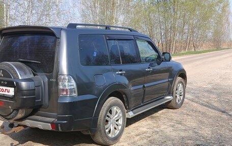 Mitsubishi Pajero IV, 2011 год, 1 950 000 рублей, 2 фотография