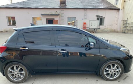 Toyota Vitz, 2015 год, 850 000 рублей, 4 фотография